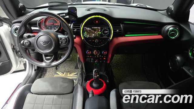 MINI Cooper S Convertible JCW 3rd 2020 — фото 7