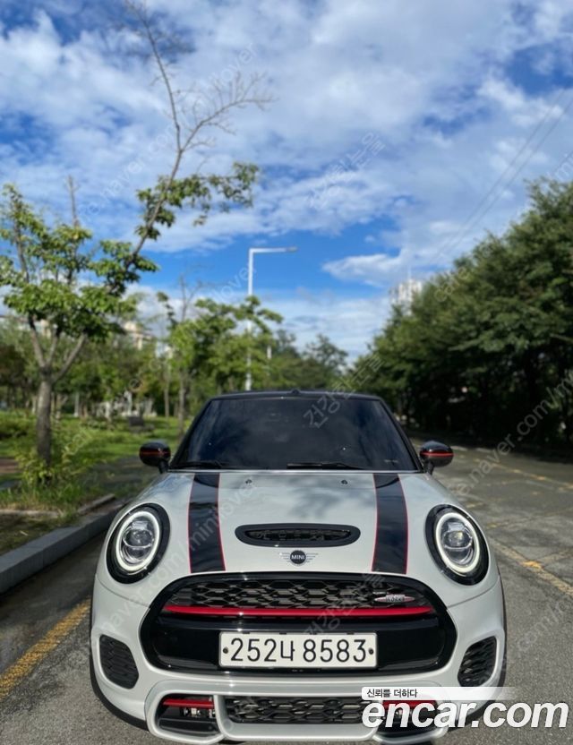 MINI Cooper S Convertible JCW 3rd 2020 — фото 9