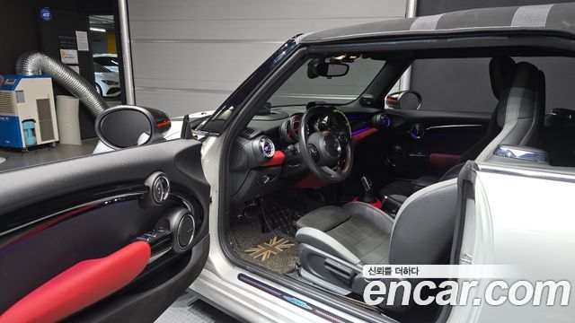 MINI Cooper S Convertible JCW 3rd 2020 — фото 10