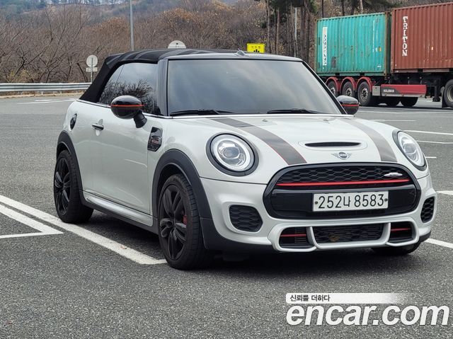 MINI Cooper S Convertible JCW 3rd 2020 — фото 15