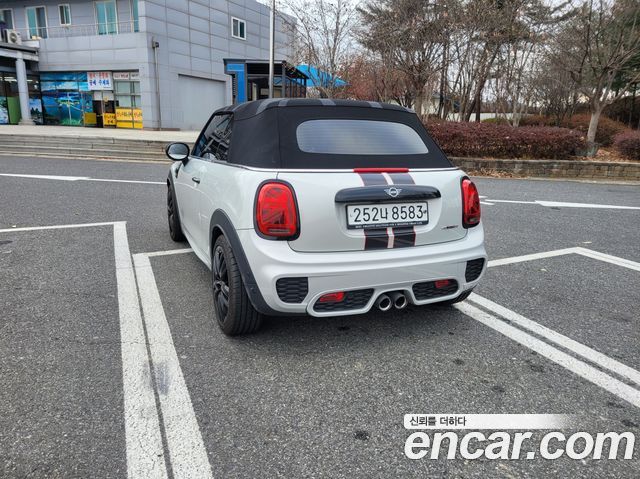 MINI Cooper S Convertible JCW 3rd 2020 — фото 16