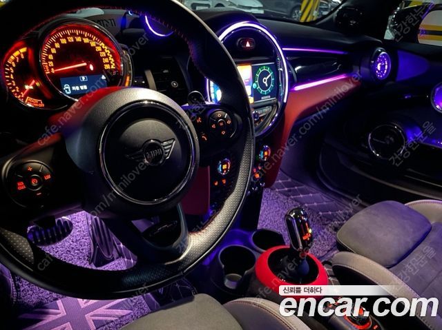 MINI Cooper S Convertible JCW 3rd 2020 — фото 24