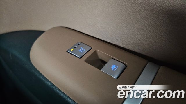 Hyundai Grandeur (GN7) 2,5 Gasoline 2WD Exclusive 2023 — фото 19