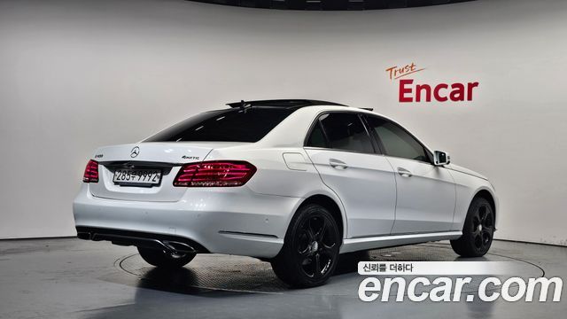 Mercedes-Benz E-Class (W212) E400 4MATIC 2015 — фото 2