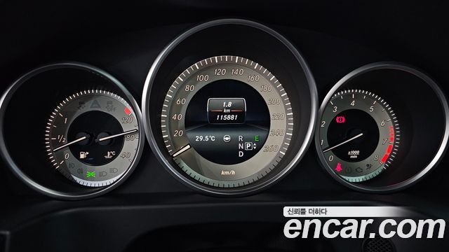 Mercedes-Benz E-Class (W212) E400 4MATIC 2015 — фото 8