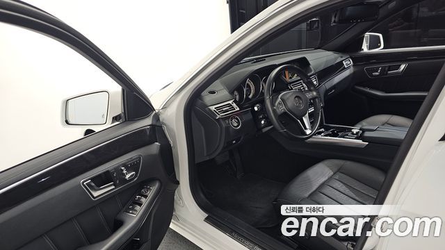 Mercedes-Benz E-Class (W212) E400 4MATIC 2015 — фото 10