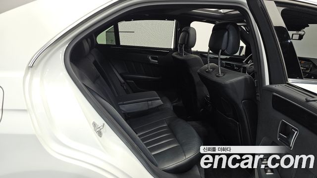 Mercedes-Benz E-Class (W212) E400 4MATIC 2015 — фото 11