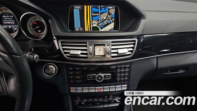 Mercedes-Benz E-Class (W212) E400 4MATIC 2015 — фото 14