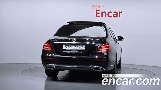 Mercedes-Benz E-Class (W213) E400 4MATIC Exclusive 2017 — фото 4