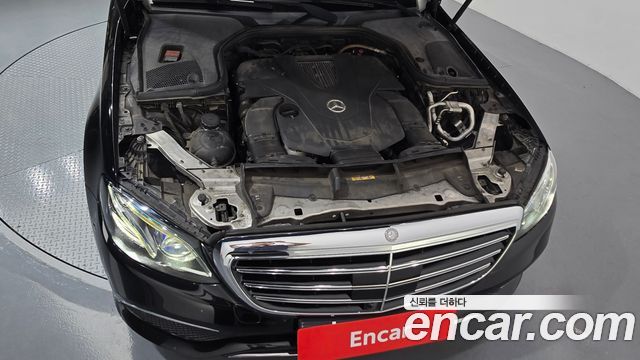 Mercedes-Benz E-Class (W213) E400 4MATIC Exclusive 2017 — фото 6