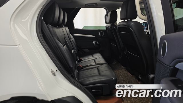 Land Rover Discovery 5 3.0 SD6 Landmark Edition 2020 — фото 12