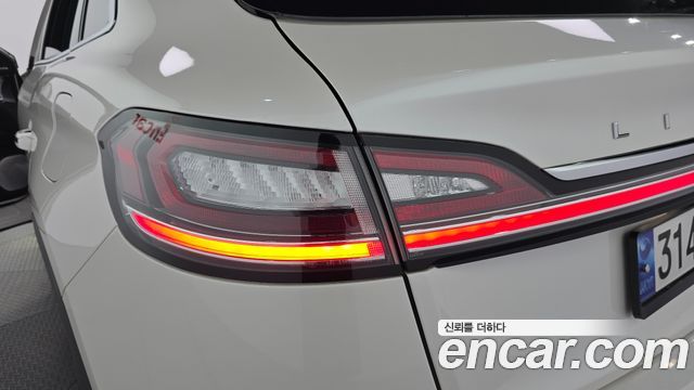Lincoln Nautilus (I) 2.7 Reserve AWD 2019 — фото 23