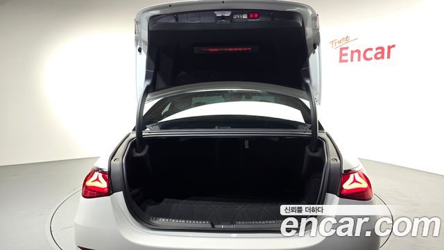 Mercedes-Benz E-Class (W214) E200 AMG Line 2026 — фото 19