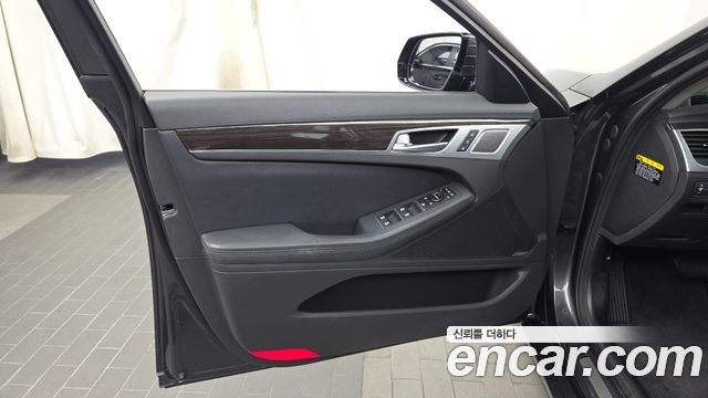 Genesis G80 3.3 GDI AWD Premium Luxury 2019 — фото 30
