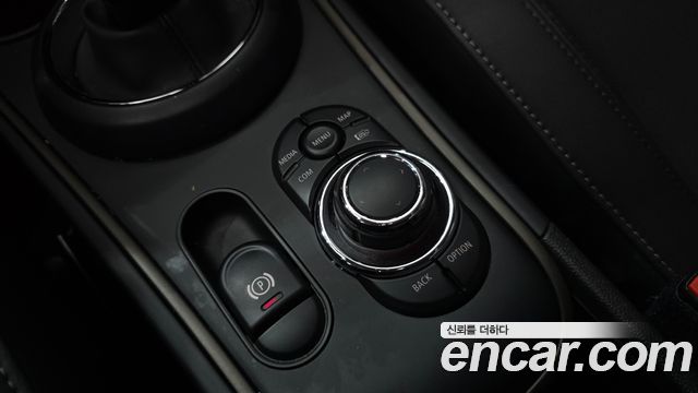 MINI Cooper Countryman Classic 2nd 2024 — фото 17
