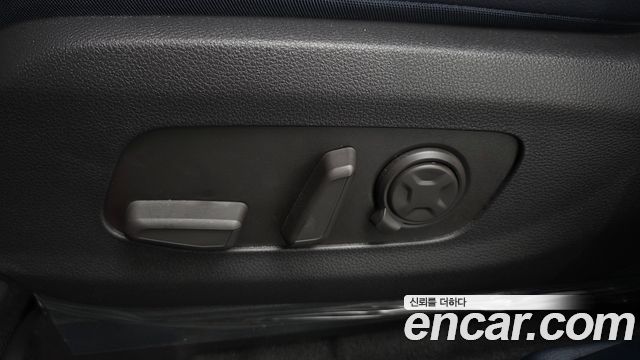Kia Carnival (IV) HEV 9seater Signature 2025 — фото 31