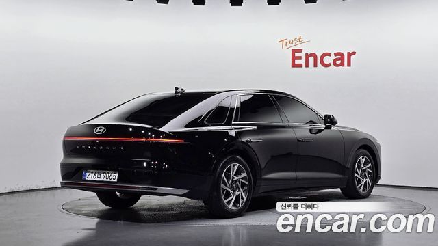 Hyundai Grandeur (GN7) 2,5 Gasoline 2WD Exclusive 2023 — фото 2