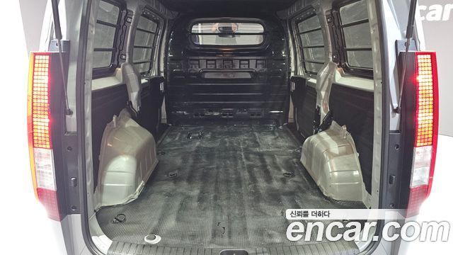 Hyundai Staria Cargo 3-Seater Modern 2022 — фото 11