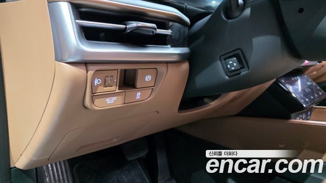 Hyundai Grandeur (GN7) 2,5 Gasoline 2WD Calligraphy 2023 — фото 12