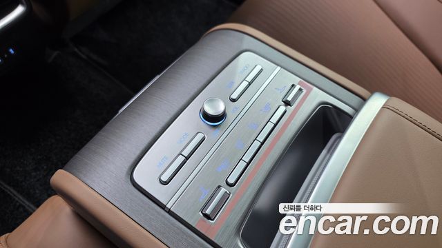 Hyundai Grandeur (GN7) 2,5 Gasoline 2WD Calligraphy 2023 — фото 18