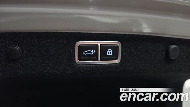 Hyundai Grandeur (GN7) 2,5 Gasoline 2WD Calligraphy 2023 — фото 19