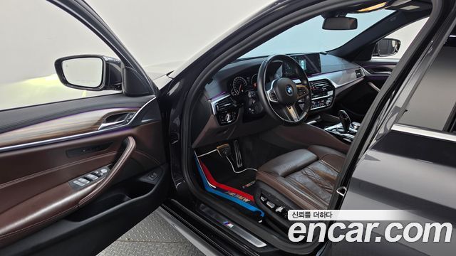 BMW 5 Series (G30) 530i xDrive M Sport Package Plus 2019 — фото 10
