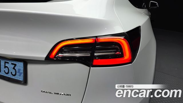 Tesla Model Y Long Range AWD 2021 — фото 23