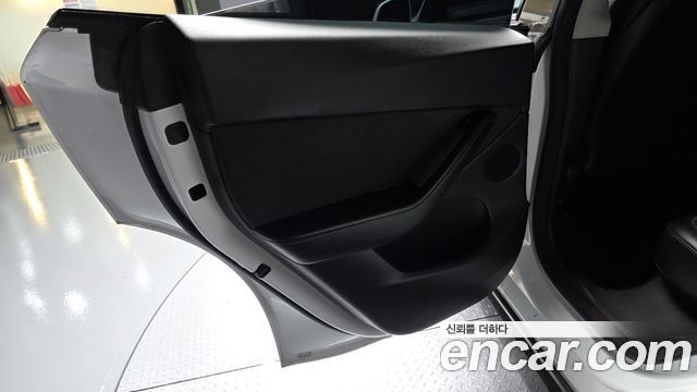 Tesla Model Y Long Range AWD 2021 — фото 25