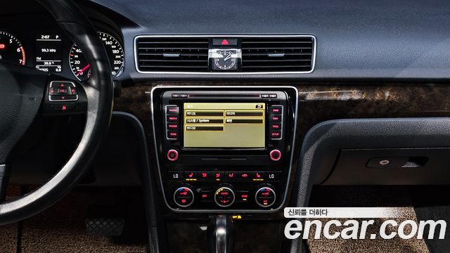 Volkswagen Passat 1.8 TSI B7 2015 — фото 19