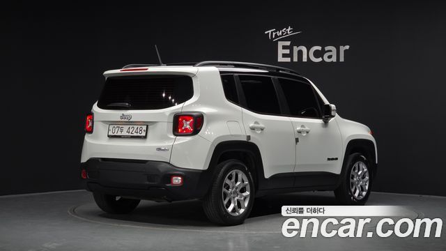 Jeep Renegade 2.4 Longitude High 2017 — фото 2