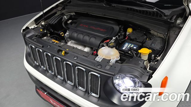 Jeep Renegade 2.4 Longitude High 2017 — фото 6