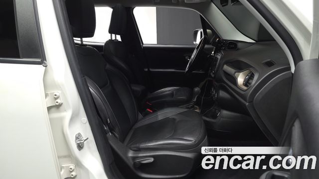 Jeep Renegade 2.4 Longitude High 2017 — фото 11