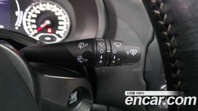 Jeep Renegade 2.4 Longitude High 2017 — фото 20