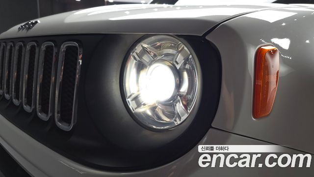 Jeep Renegade 2.4 Longitude High 2017 — фото 22