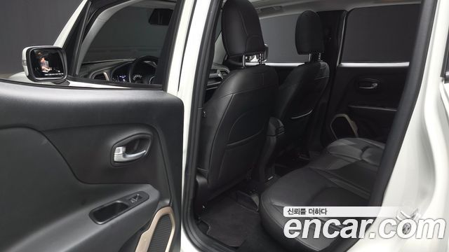 Jeep Renegade 2.4 Longitude High 2017 — фото 26