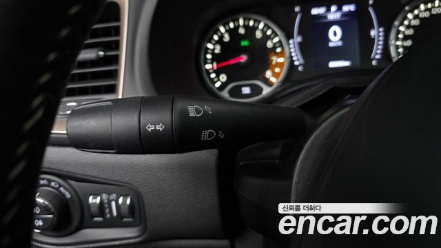 Jeep Renegade 2.4 Longitude High 2017 — фото 27