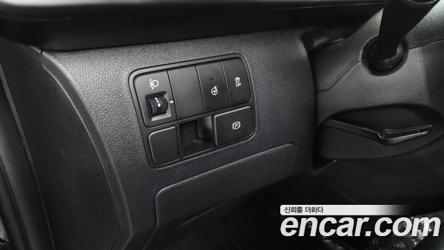 Hyundai Staria L3.5 Cargo 5-Seater Modern 2023 — фото 31