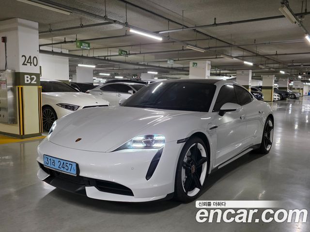 Porsche Taycan Turbo
