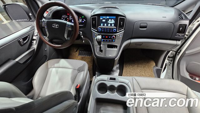 Hyundai Grand Starex Van 3-Seater Smart 2021 — фото 7