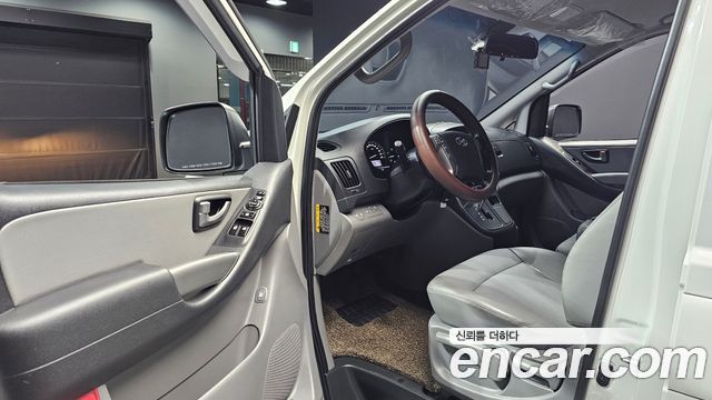 Hyundai Grand Starex Van 3-Seater Smart 2021 — фото 10