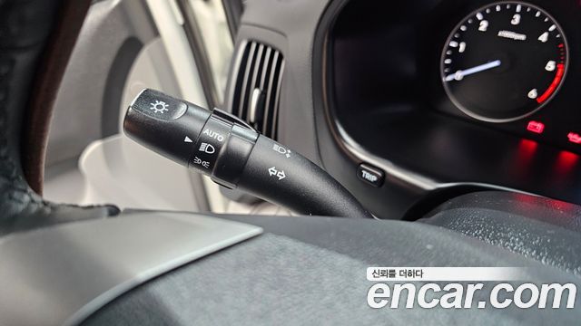 Hyundai Grand Starex Van 3-Seater Smart 2021 — фото 18