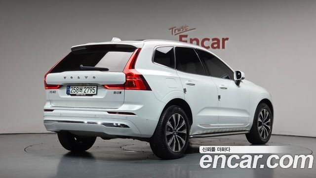Volvo XC60 (II) B5 Ultimate Bright 2023 — фото 2