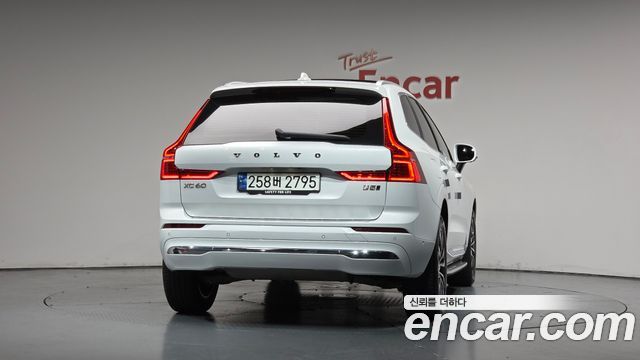 Volvo XC60 (II) B5 Ultimate Bright 2023 — фото 4