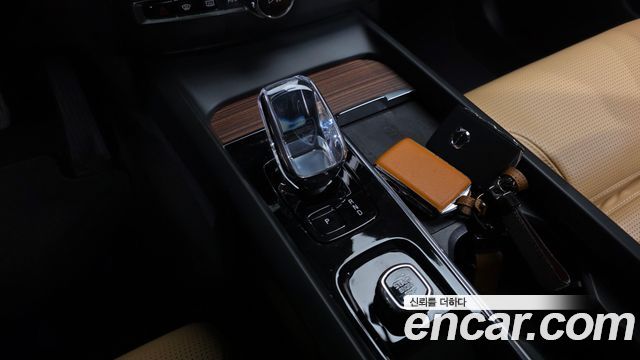 Volvo XC60 (II) B5 Ultimate Bright 2023 — фото 9