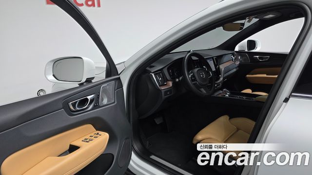 Volvo XC60 (II) B5 Ultimate Bright 2023 — фото 10