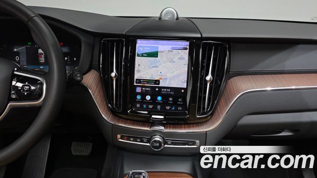 Volvo XC60 (II) B5 Ultimate Bright 2023 — фото 14