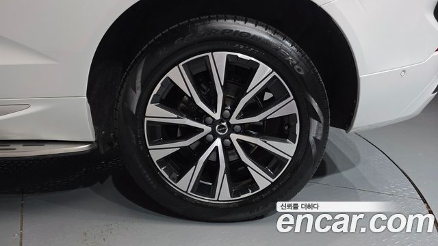 Volvo XC60 (II) B5 Ultimate Bright 2023 — фото 21
