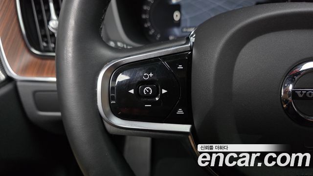 Volvo XC60 (II) B5 Ultimate Bright 2023 — фото 31
