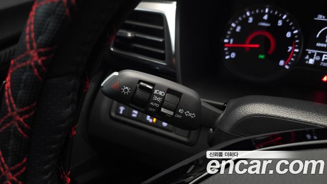 KG Mobility (SsangYong) Tivoli 1.5 2WD V7 2025 — фото 17