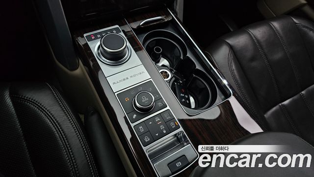 Land Rover Range Rover (IV) 5.0 SC Vogue SE 2016 — фото 9